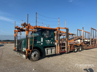 2012 Volvo VAH 6x4 Camión portavehiculos (Inoperable)
