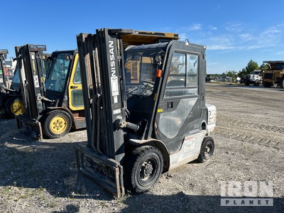 Nissan 4050 lb Cushion Tire Carretilla Elevadora (Inoperable)