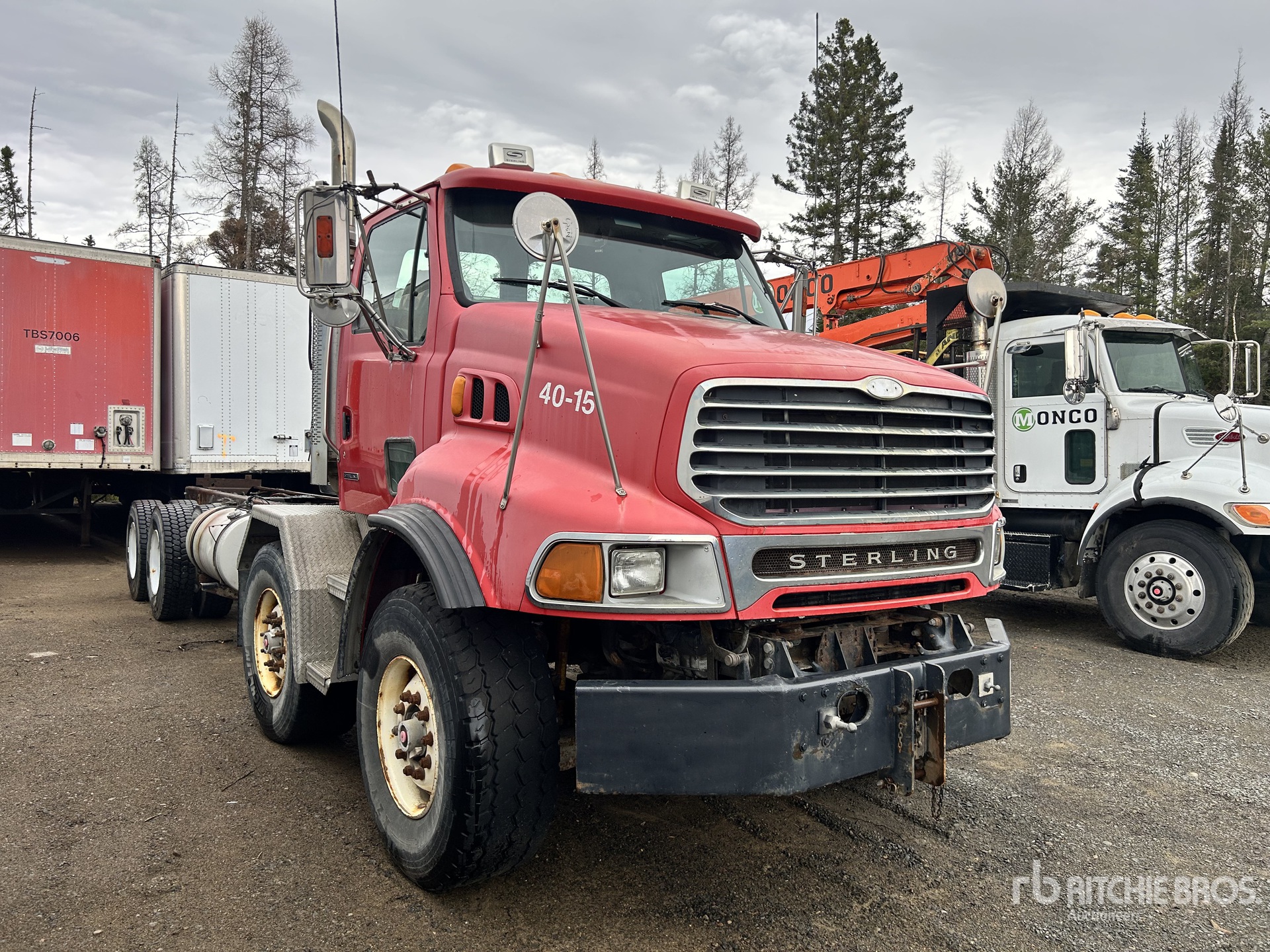 2003 Sterling LT9500 8x4 Twin-Steer を見 Cab and Chassis
