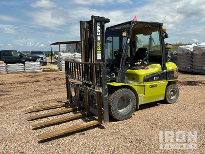 Clark C40D 7050 lb Pneumatic Tire Wózek widłowy