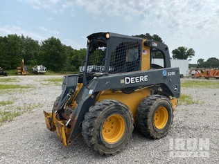 2015 John Deere 328E Skid Steer Loader in Danville, Alabama, United ...