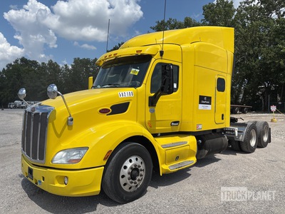2017 Peterbilt 579 6x4 T/A Sleeper Truck Tractor