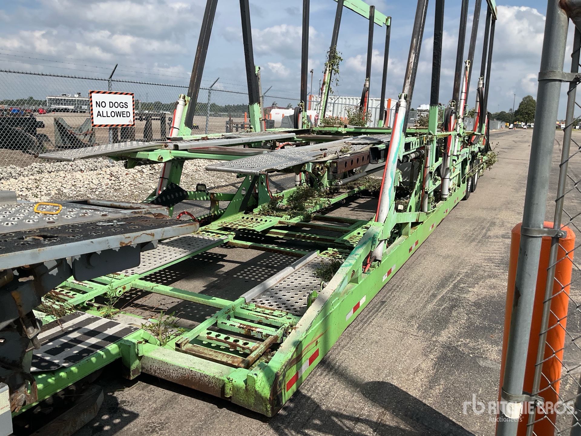 2011 Cottrell CX-11HCSD Autotransport Anhänger (Inoperable)