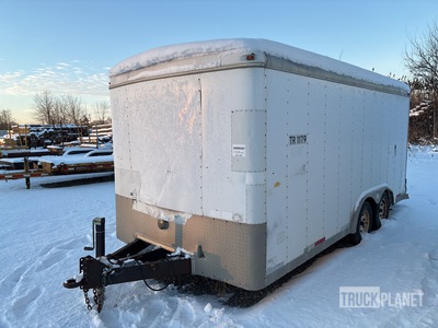 2000 Doolittle 16 ft T/A مقطورة ذو كبينة مغلقة