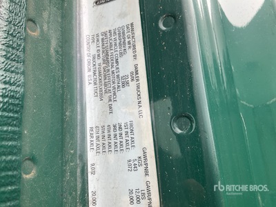2007 Freightliner Columbia 120 6x4 を見 Cab and Chassis (Inoperable)