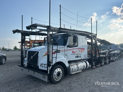 2016 Volvo VAH 6x4 Camión portavehiculos (Inoperable)