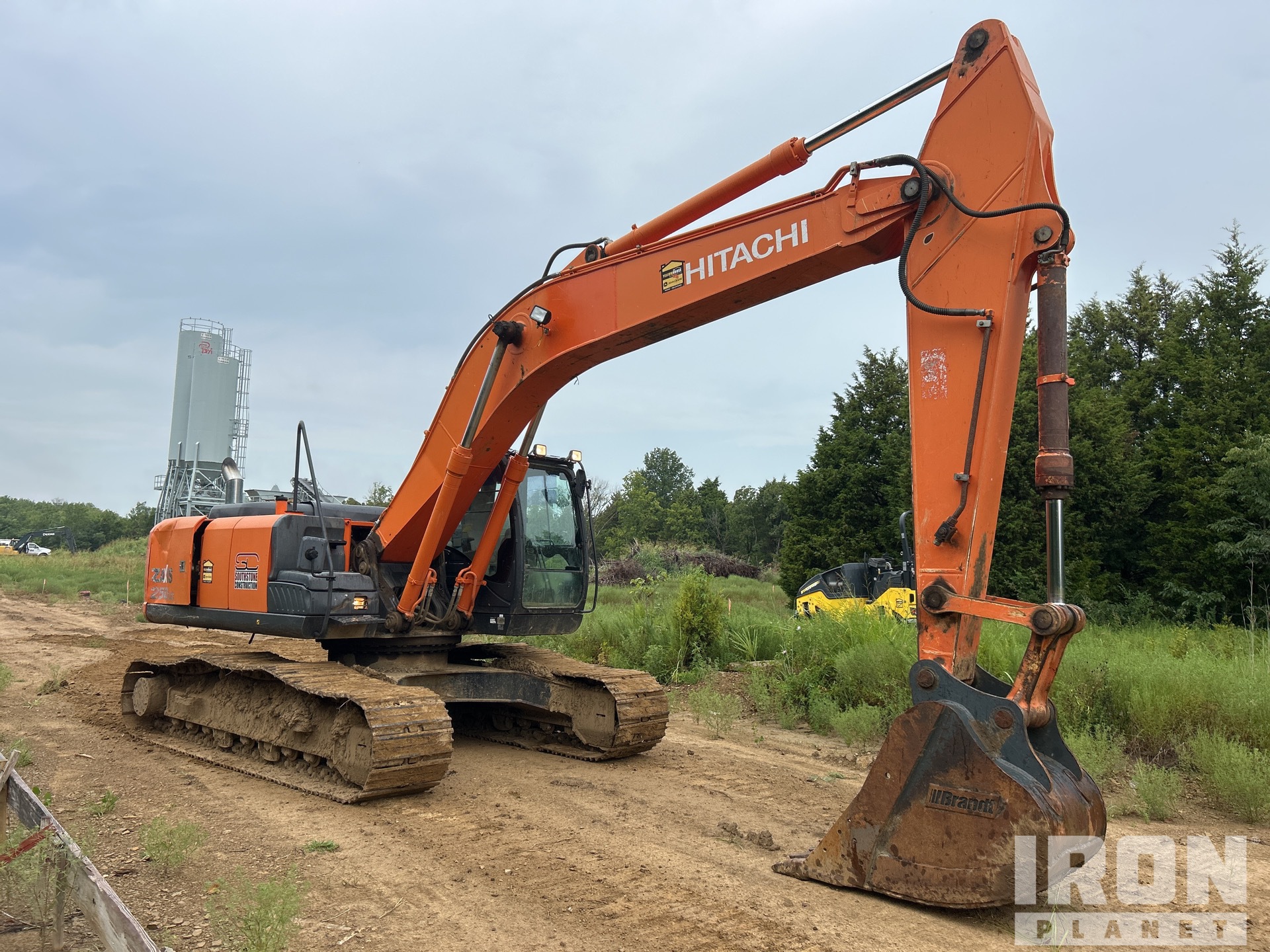 2015 Hitachi ZX250LC-5N Tracked Excavator in Jenks, Oklahoma
