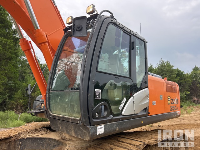 2015 Hitachi ZX250LC-5N Tracked Excavator in Jenks, Oklahoma