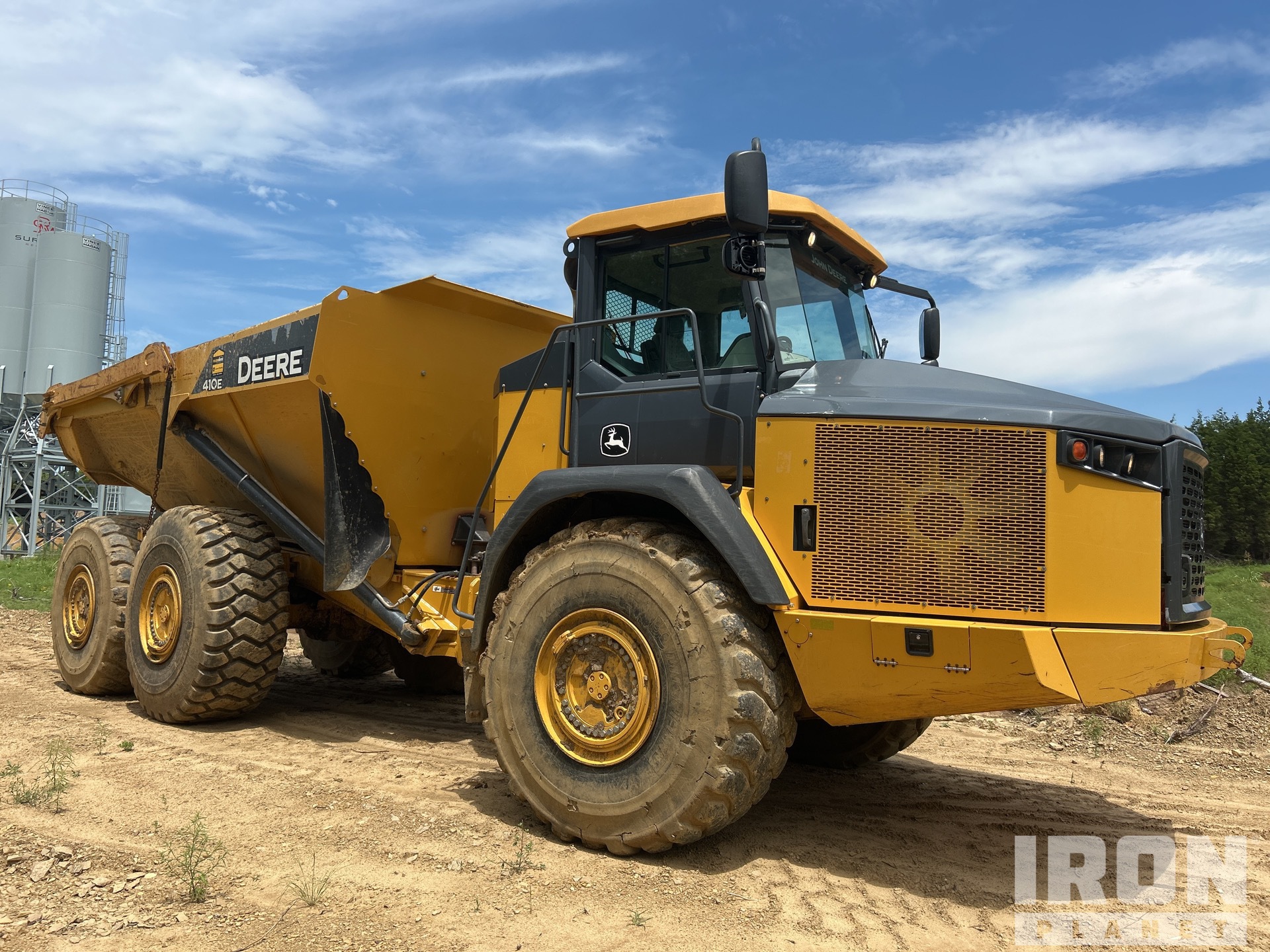 2016 John Deere 410E Articulated Dump Truck in Jenks, Oklahoma