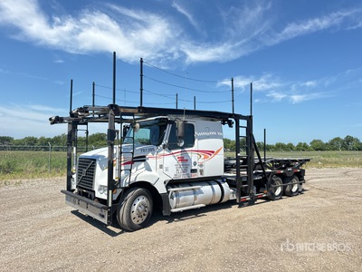 2016 Volvo VAH 6x4 Sleeper Car Carrier Truck