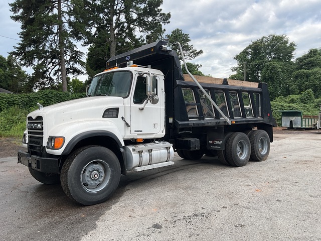 2004 Mack CV713 6x4 T/A Dump Truck 2004 Mack CV713 6x4 T/A Dump Truck