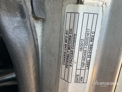 2013 Peterbilt 388 6x4 Camión portavehiculos