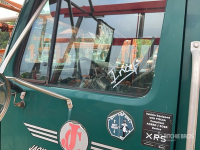 1999 International 8100 6x4 Car Carrier Truck (Inoperable)