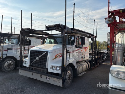 2014 Volvo VAH 6x4 Sleeper Car Carrier Truck (Inoperable)