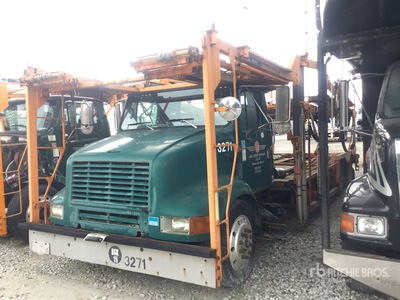 2000 International 8100 Camión portavehiculos (Inoperable)