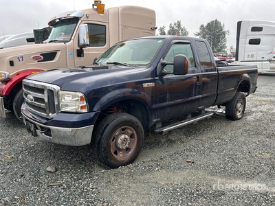 2005 Ford F-350 XLT 4x4 Extended Cab Pickup