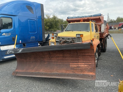 1990 Ford F-800 4x2 Autocarro spazzaneve (Inoperable)