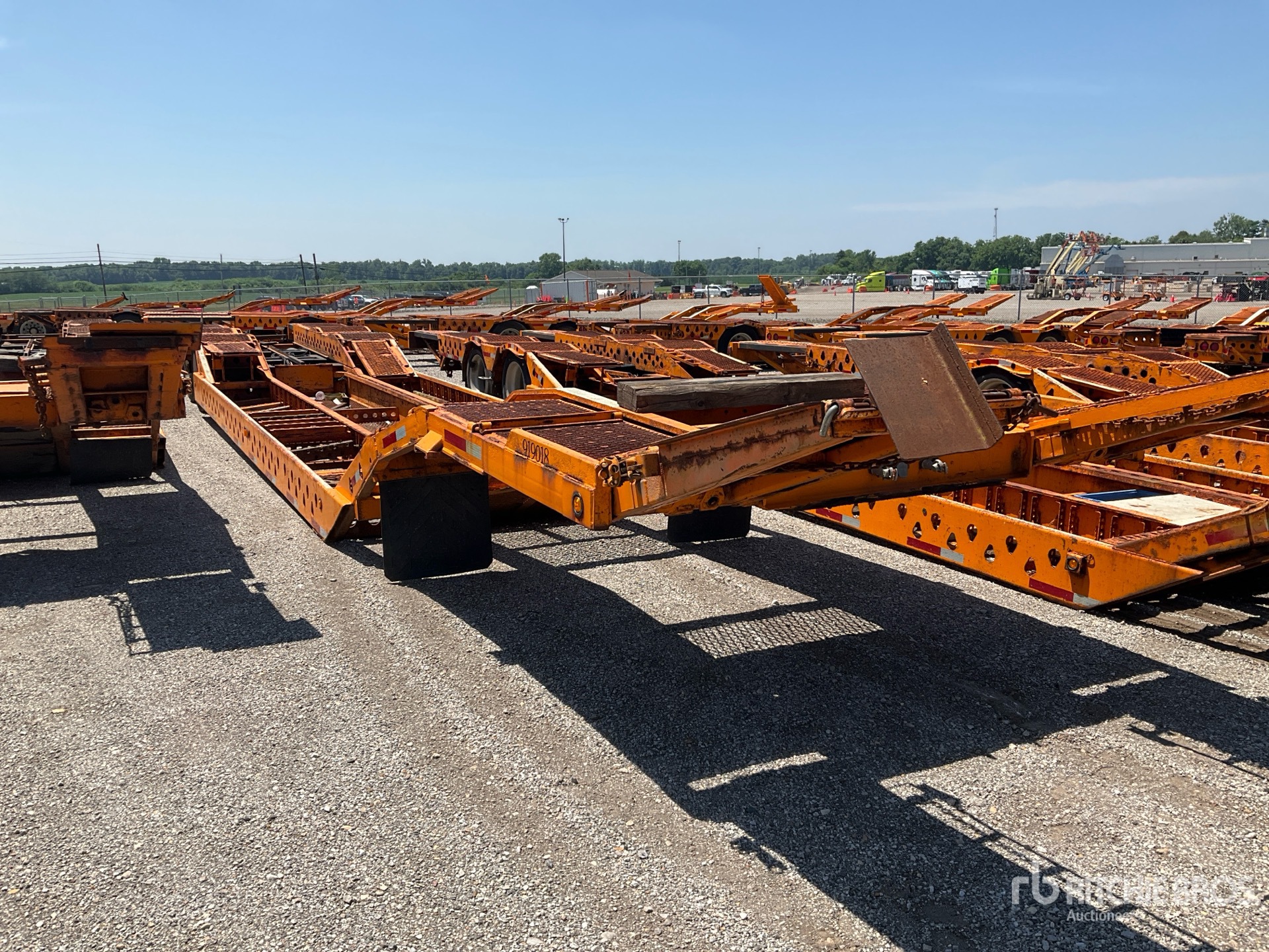 2003 Delavan Lowboy 200 T/A Car Carrier Trailer