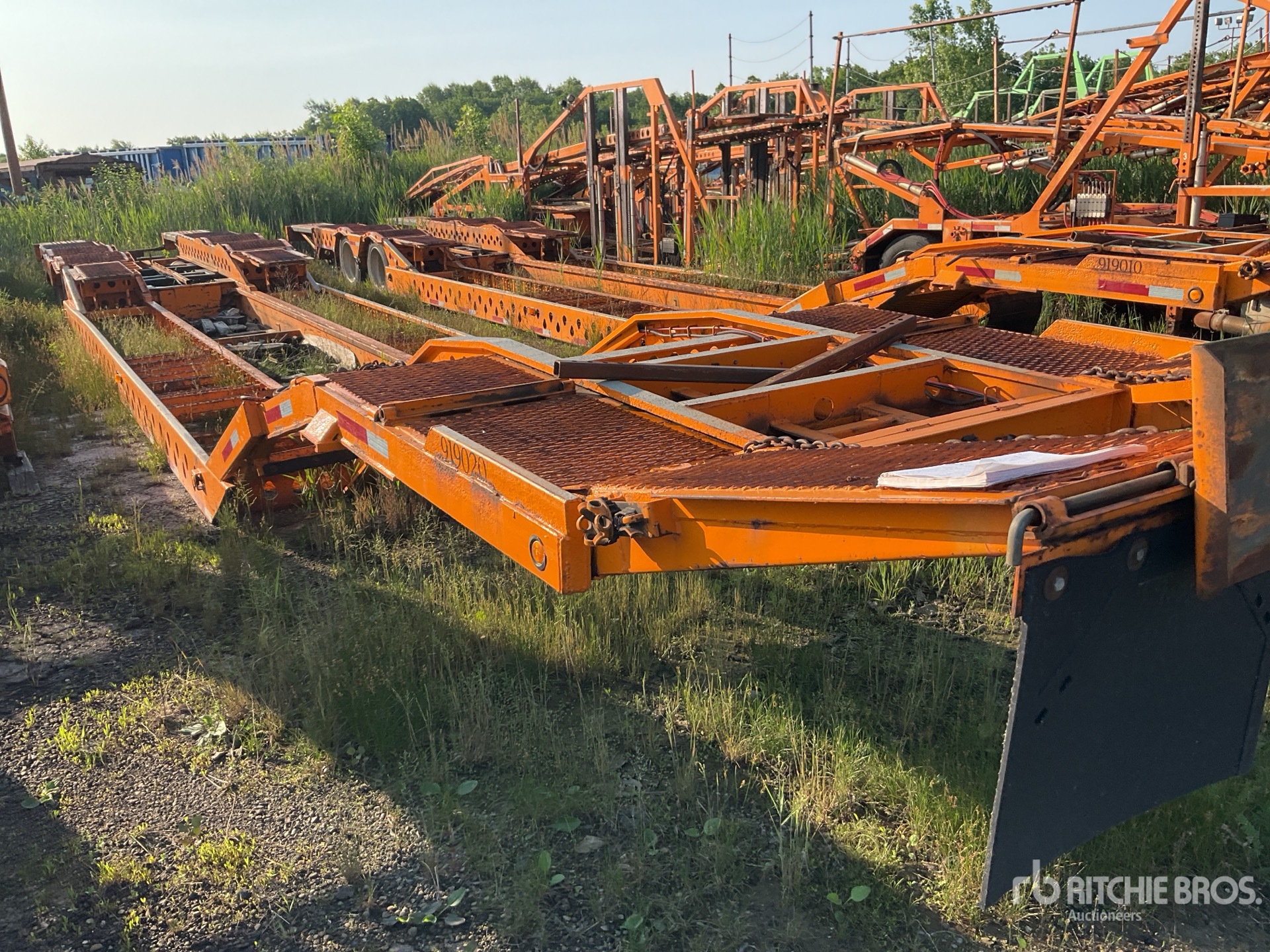 2003 Delavan Lowboy 200 T/A Car Carrier Trailer
