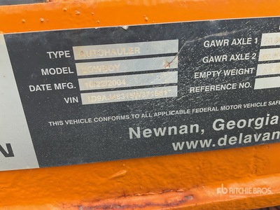 2005 Delavan Lowboy 200 Tri/A Car Carrier Trailer