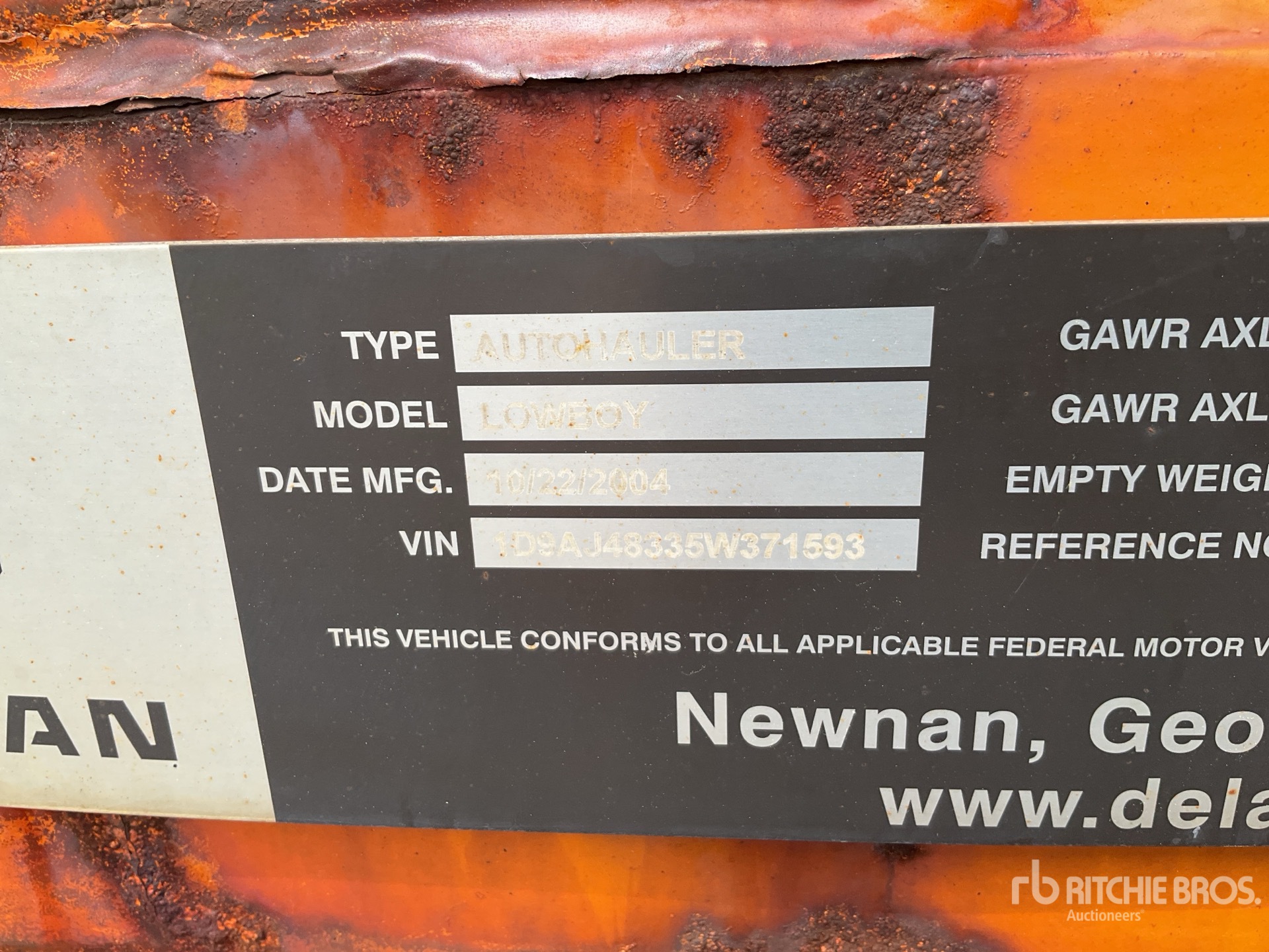 2005 Delavan Lowboy 200 Tri/A Car Carrier Trailer
