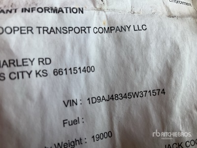 2005 Delavan Lowboy 200 Tri/A Car Carrier Trailer