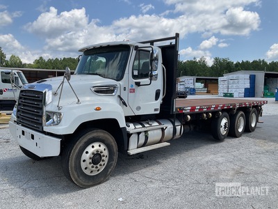 2018 FREIGHTLINER 114 SD 8x4 شاحنة مسطحة