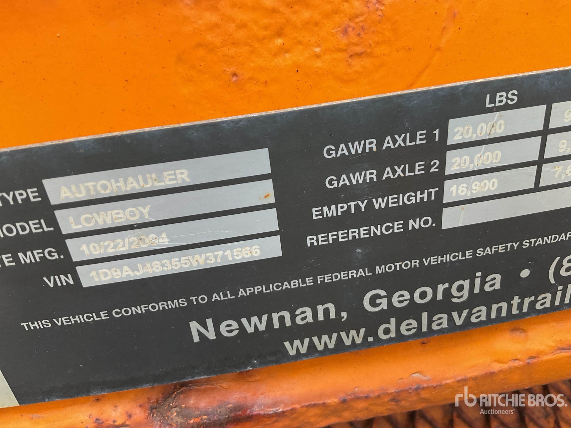 2005 Delavan Lowboy 200 Tri/A Car Carrier Trailer