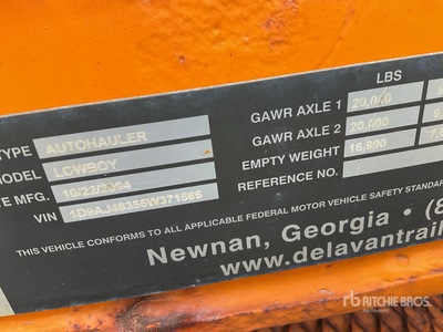 2005 Delavan Lowboy 200 Tri/A Car Carrier Trailer