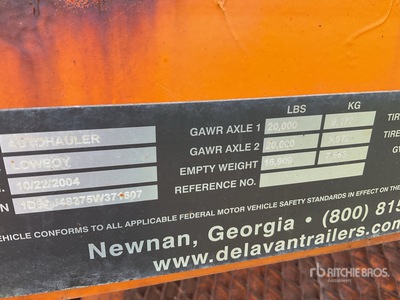 2005 Delavan Lowboy 200 Tri/A Car Carrier Trailer