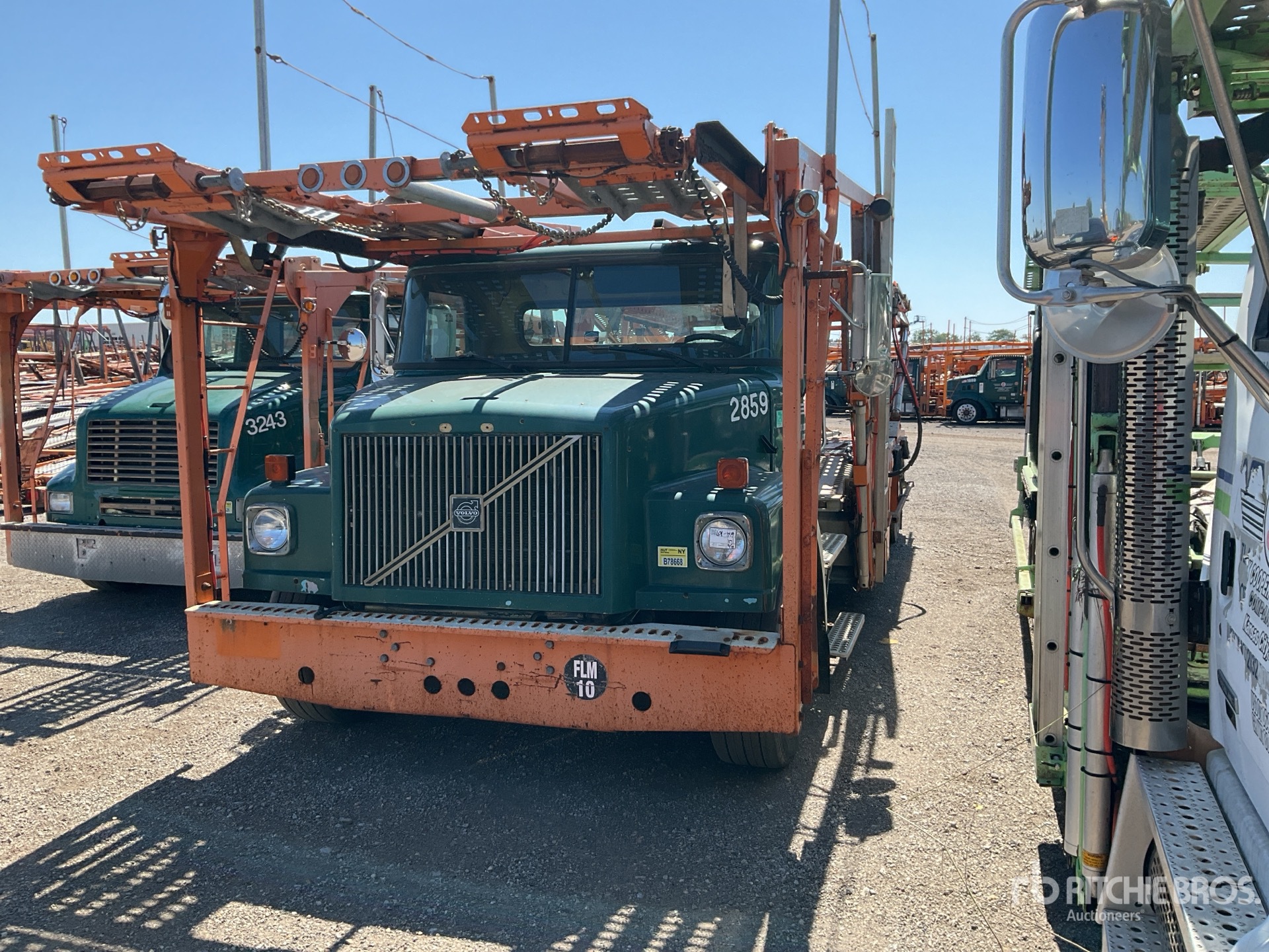 1993 WHITEGMC DS 6x4 Car Carrier Truck (Inoperable)