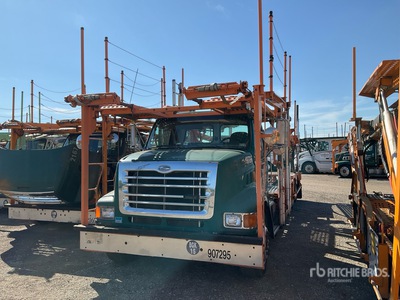 2000 Sterling LT9500 6x4 カーホーラ (Inoperable)