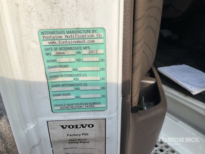 2013 Volvo VNL300 6x4 Autotransporter