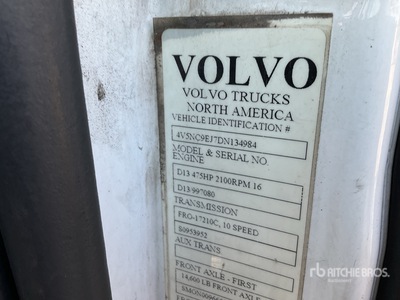 2013 Volvo VNL300 6x4 Auto Transporter