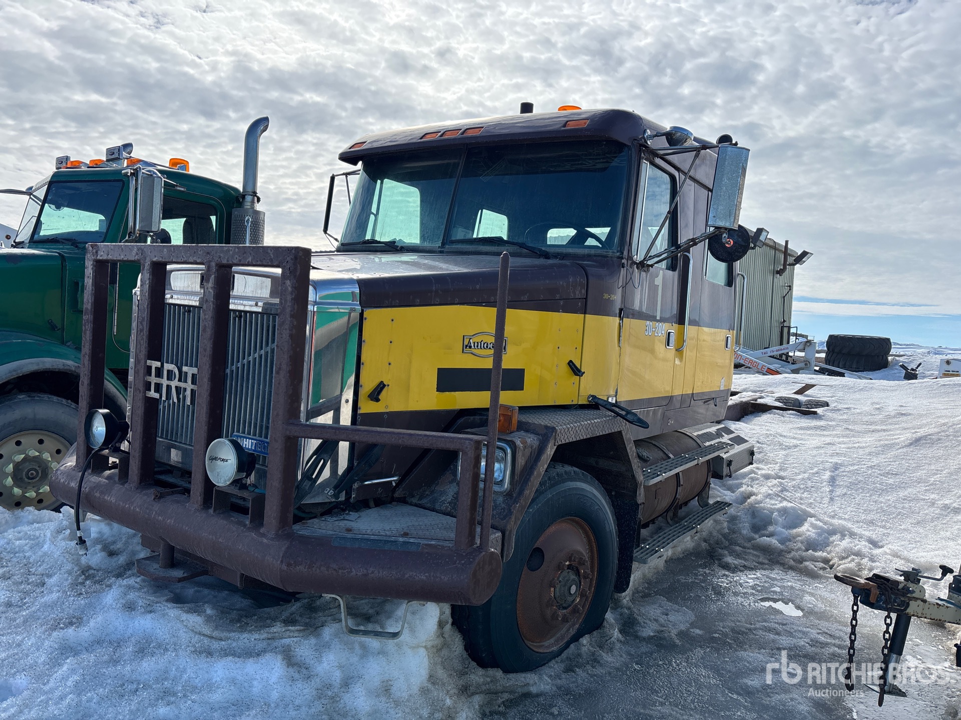 1991 White/GMC ACL 6x4 Crew Cab Cab and Chassis