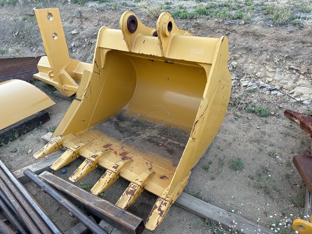 Cat 60 in Digging Excavator Bucket