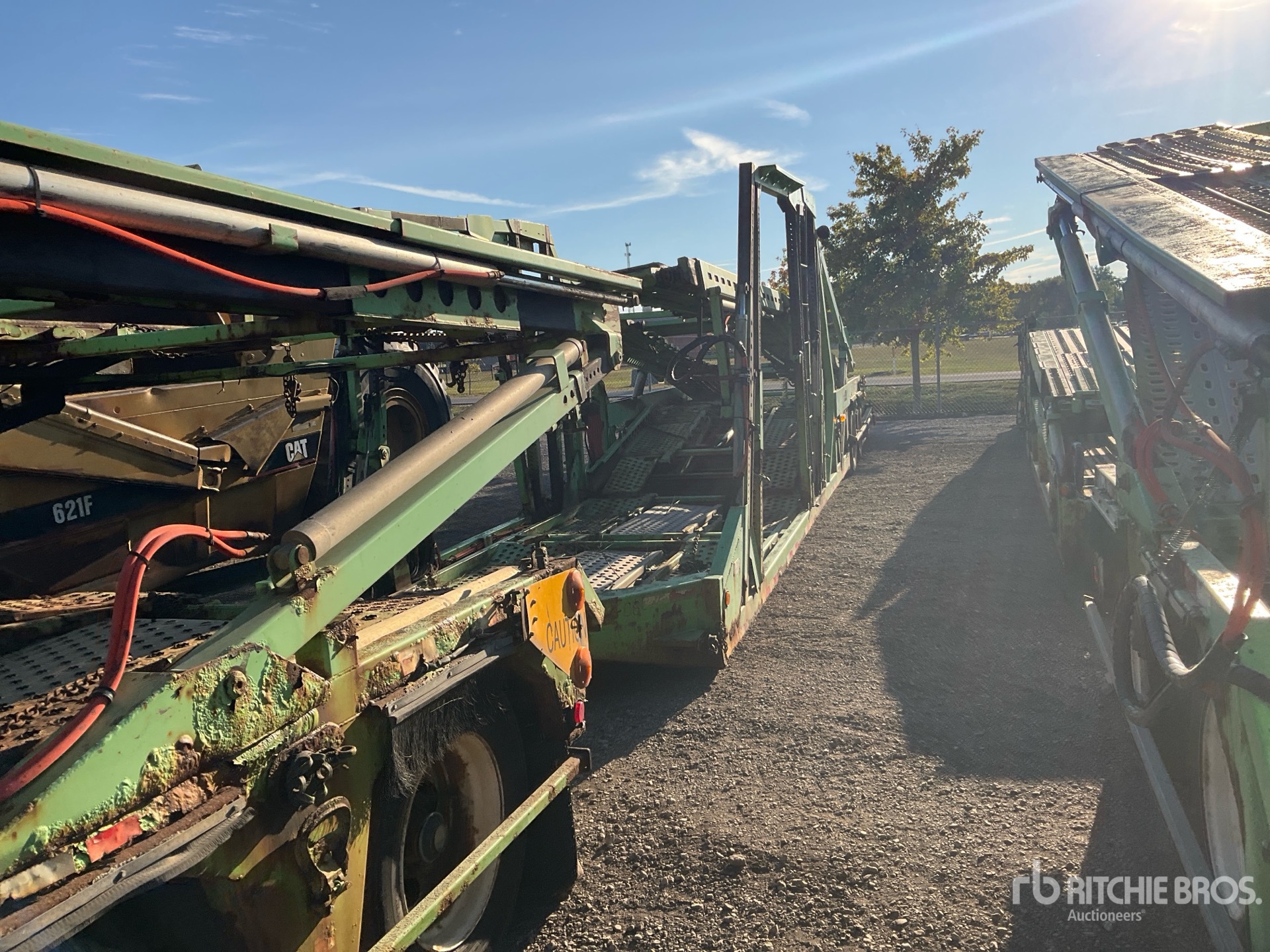 1996 Delavan 2877A Car Carrier Trailer