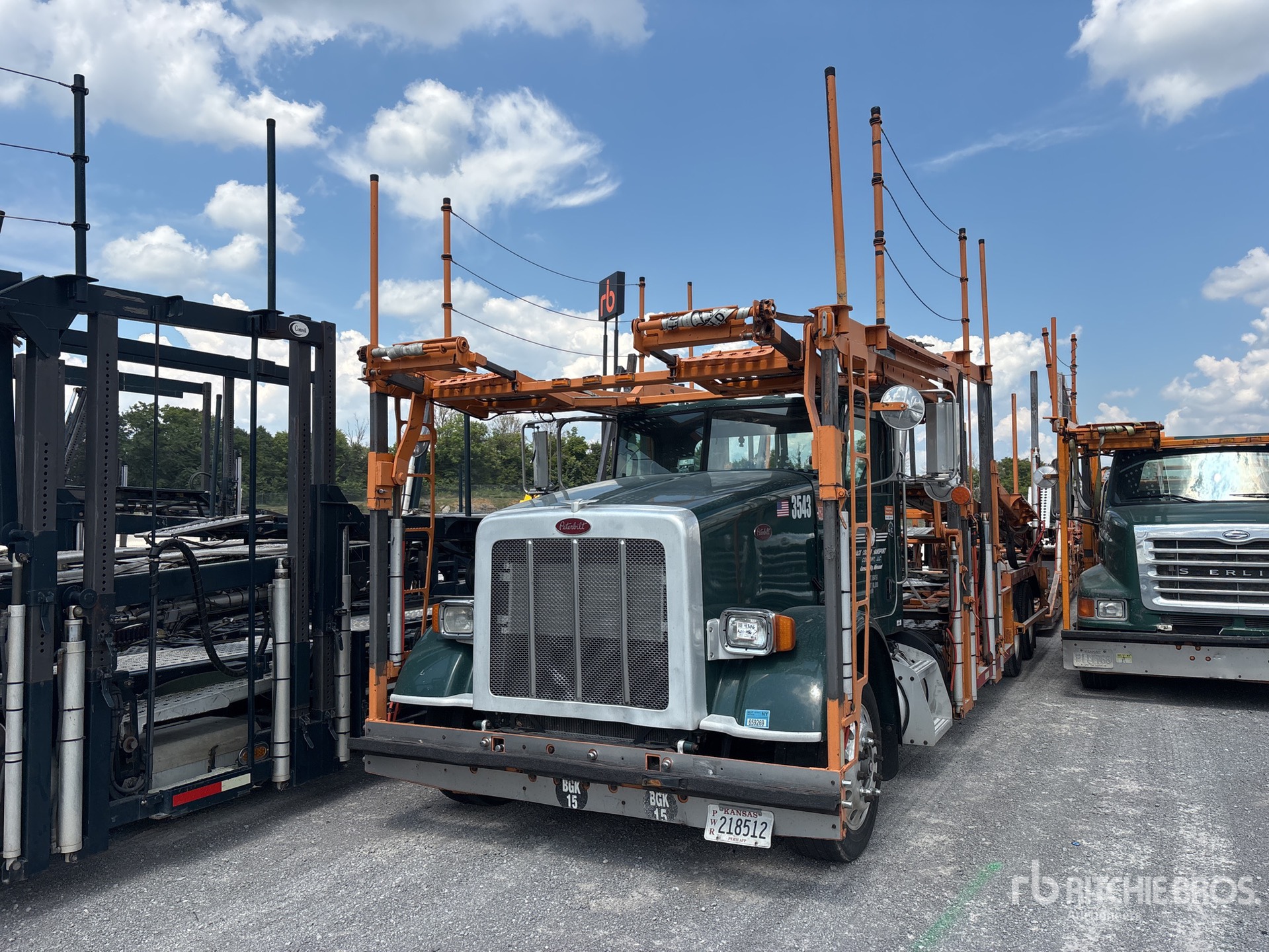 2014 Peterbilt 365 6x4 Autotransporter