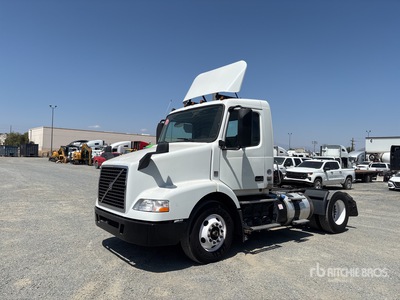 2017 Volvo VNM 4x2 S/A Dagcabine Trekker