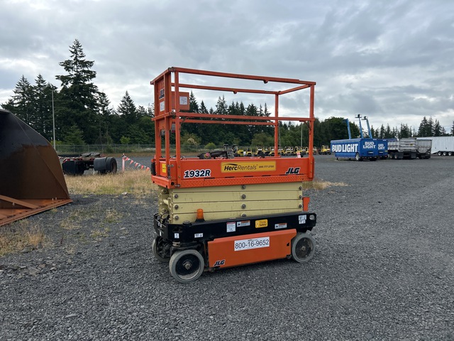 2017 JLG 1932R