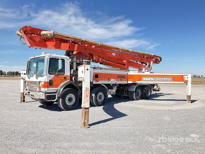 2000 Schwing KVMS47SX 154 ft on 2000 Mack MR688S 8x4x4 Twin-Steer Camion con Bomba de Concreto / Betonpumpenwagen
