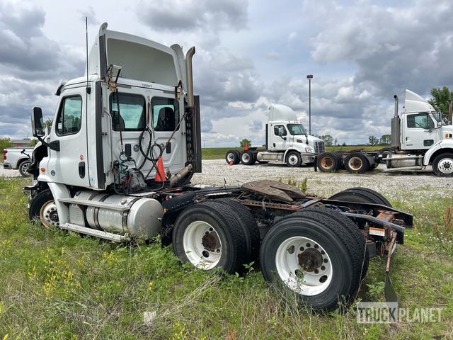CAMIóN 2016 FREIGHTLINER