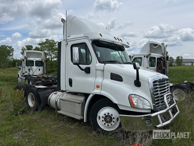 CAMIóN 2016 FREIGHTLINER