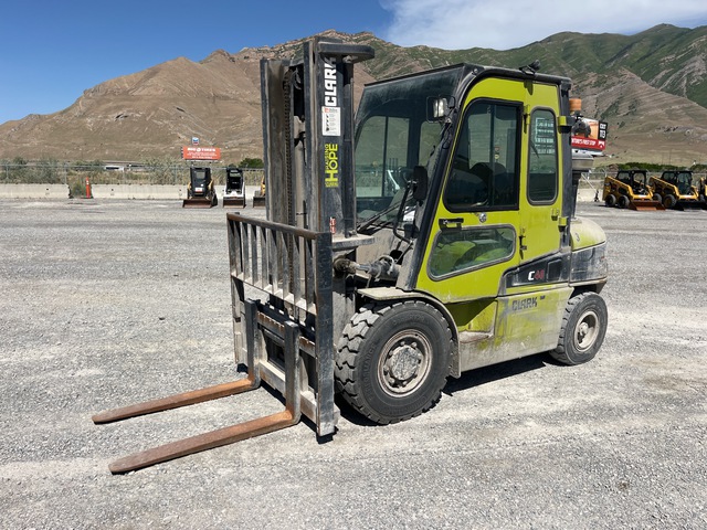 2021 Clark C40D 7050 lb Pneumatic Tire Forklift