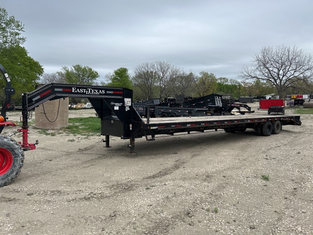 2023 East Texas 15720 lb 40 ft T/A Gooseneck Equipment Trailer
