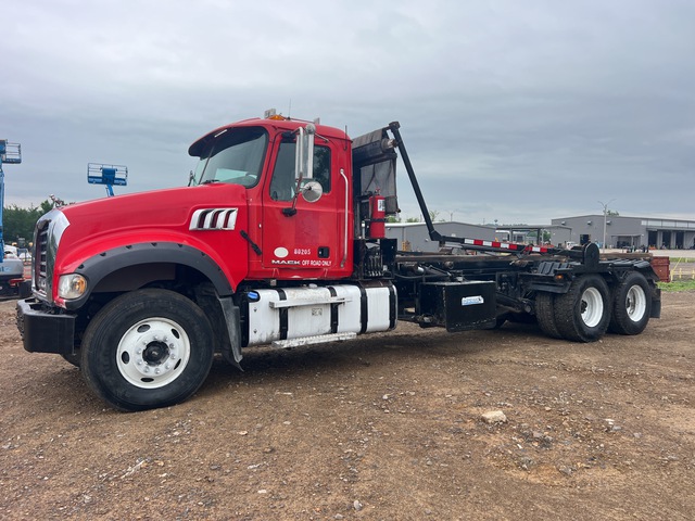 2013 Mack GU713 6x4 Roll-Off Truck