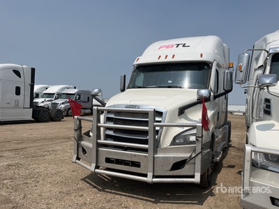 2022 Freightliner Cascadia 126 6x4 T/A Sleeper Truck Tractor