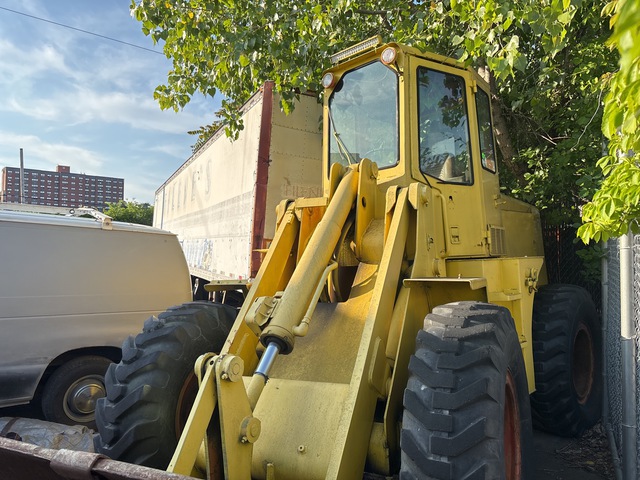 1979 Ford FZ411V Wheel Loader (Inoperable) 1979 Ford FZ411V Wheel Loader (Inoperable)
