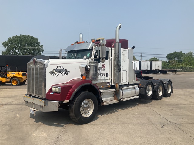 2007 Kenworth T800 8x4 Tri/A Sleeper Truck Tractor 2007 Kenworth T800 8x4 Tri/A Sleeper Truck Tractor