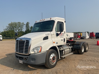 2018 Freightliner Cascadia 113 6x4 T/A Day Cab Truck Tractor